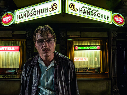 DER GOLDENE HANDSCHUH photo © bombero int./Warner Bros. Ent./Gordon Timpen