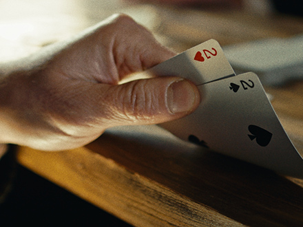 THE EXPERT AT THE CARD TABLE © Fourmat Film GmbH